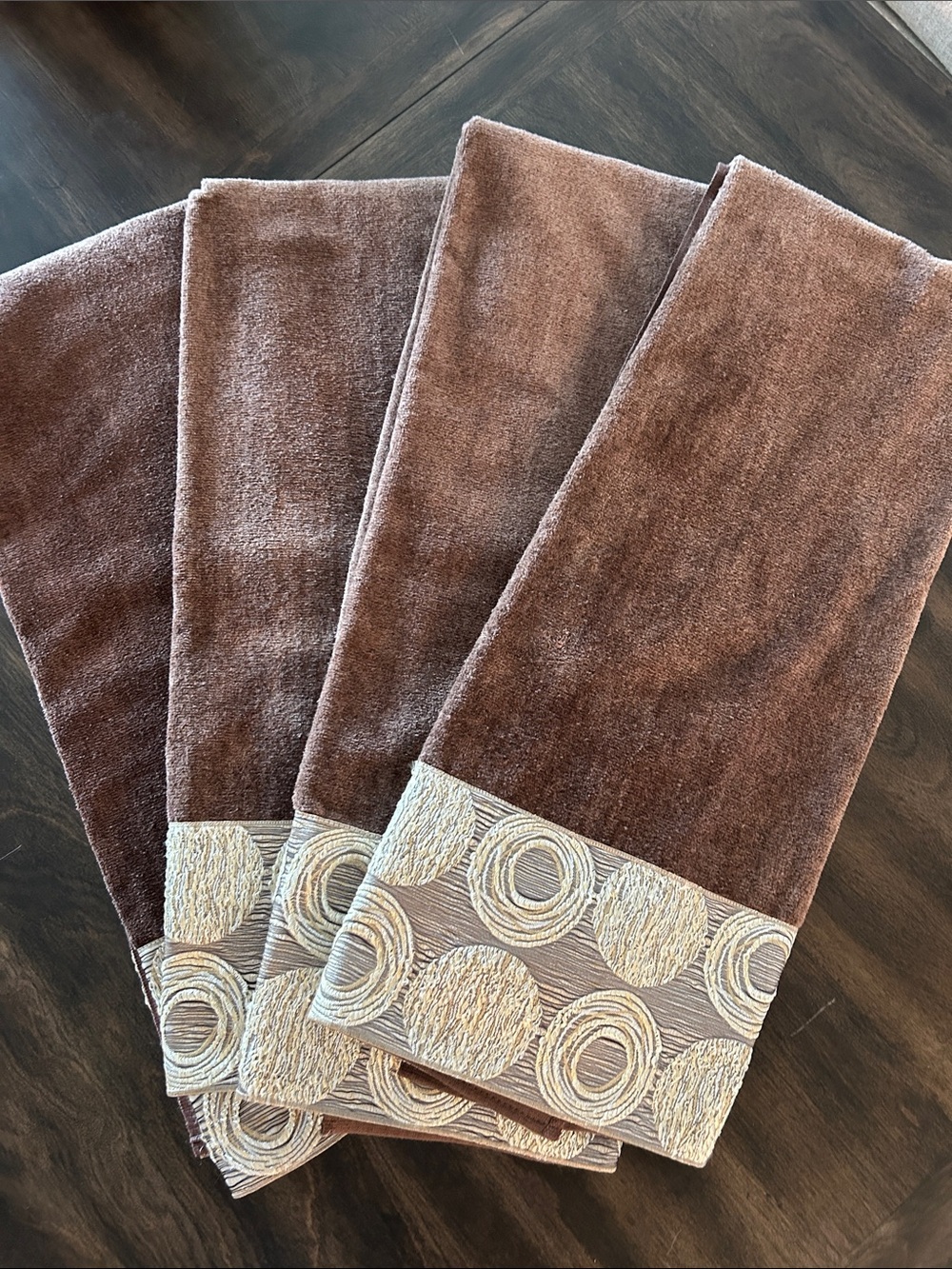 Avanti Gold & Brown Bath Towels